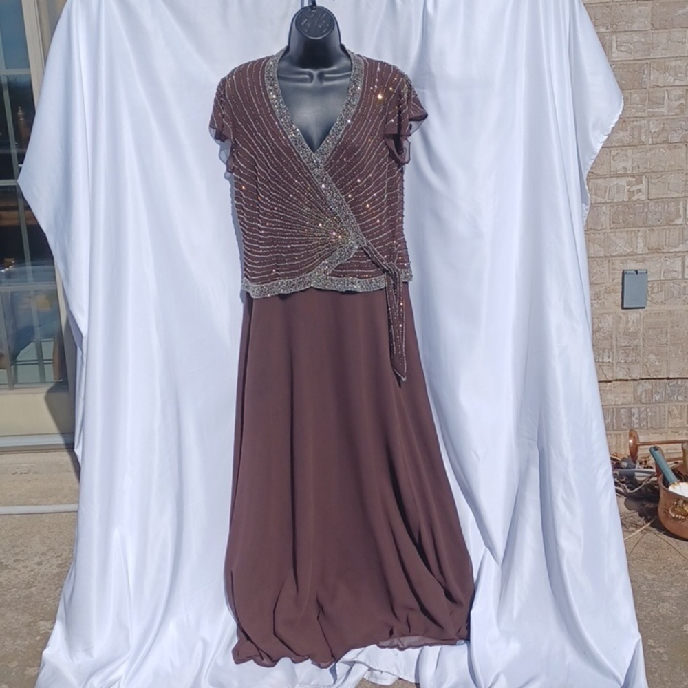 J Kara Women's Beaded Flutter Sleeve long maxi Dress sz 10, Rich Brown formal